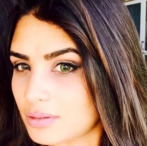 Meet your Posher, Leanne